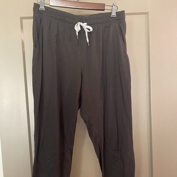 Kirkland Performance Jogger - Picture 1 of 3